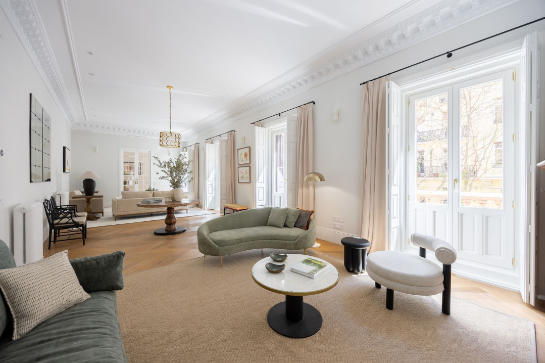 Imagen 1 Piso en venta en Madrid / Entre el Paseo del Prado y el Parque del Retiro.