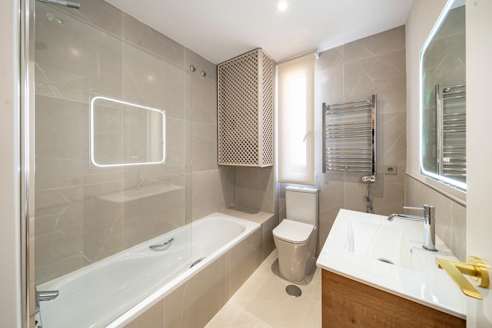 Imagen 30 Piso en venta en Madrid / Frente a la Plaza de Salvador Dalí