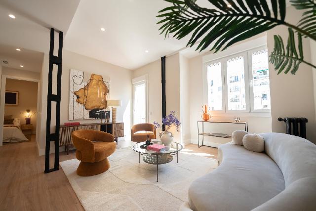 Imagen 2 Inmueble 296681 - Piso en venta en Madrid / Junto al colegio del Pilar.