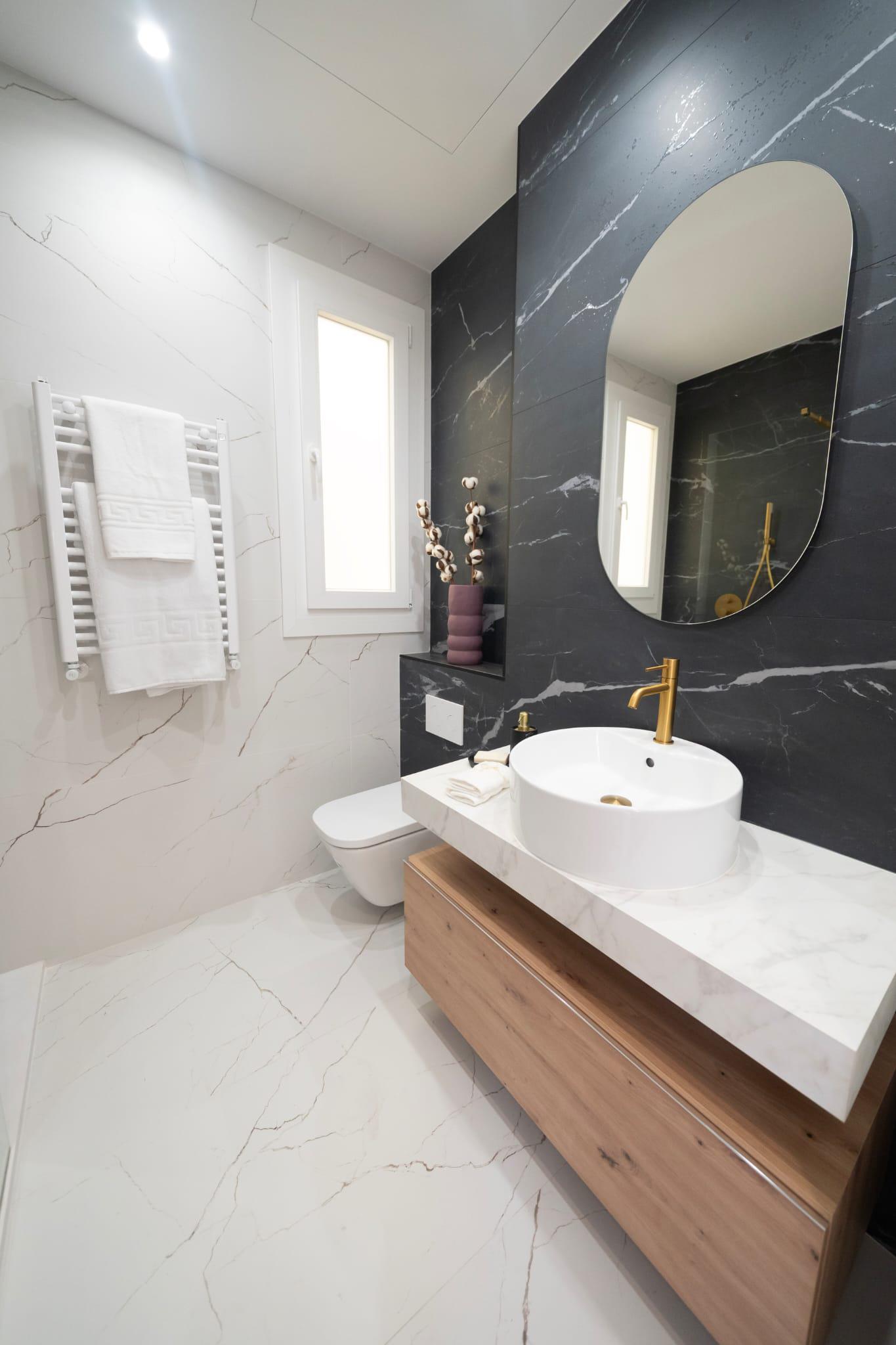 Imagen 14 Piso en venta en Madrid / Junto al colegio del Pilar.