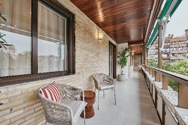 Imagen 1 Inmueble 300681 - Piso en venta en Madrid / Esquina con Calle Juan Bravo