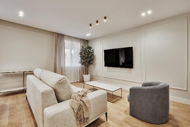 Imagen 4 Inmueble 300681 - Piso en venta en Madrid / Esquina con Calle Juan Bravo