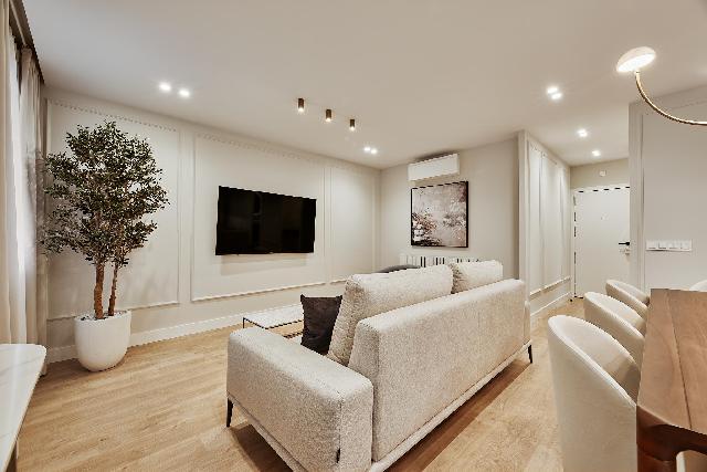 Imagen 5 Inmueble 300681 - Piso en venta en Madrid / Esquina con Calle Juan Bravo