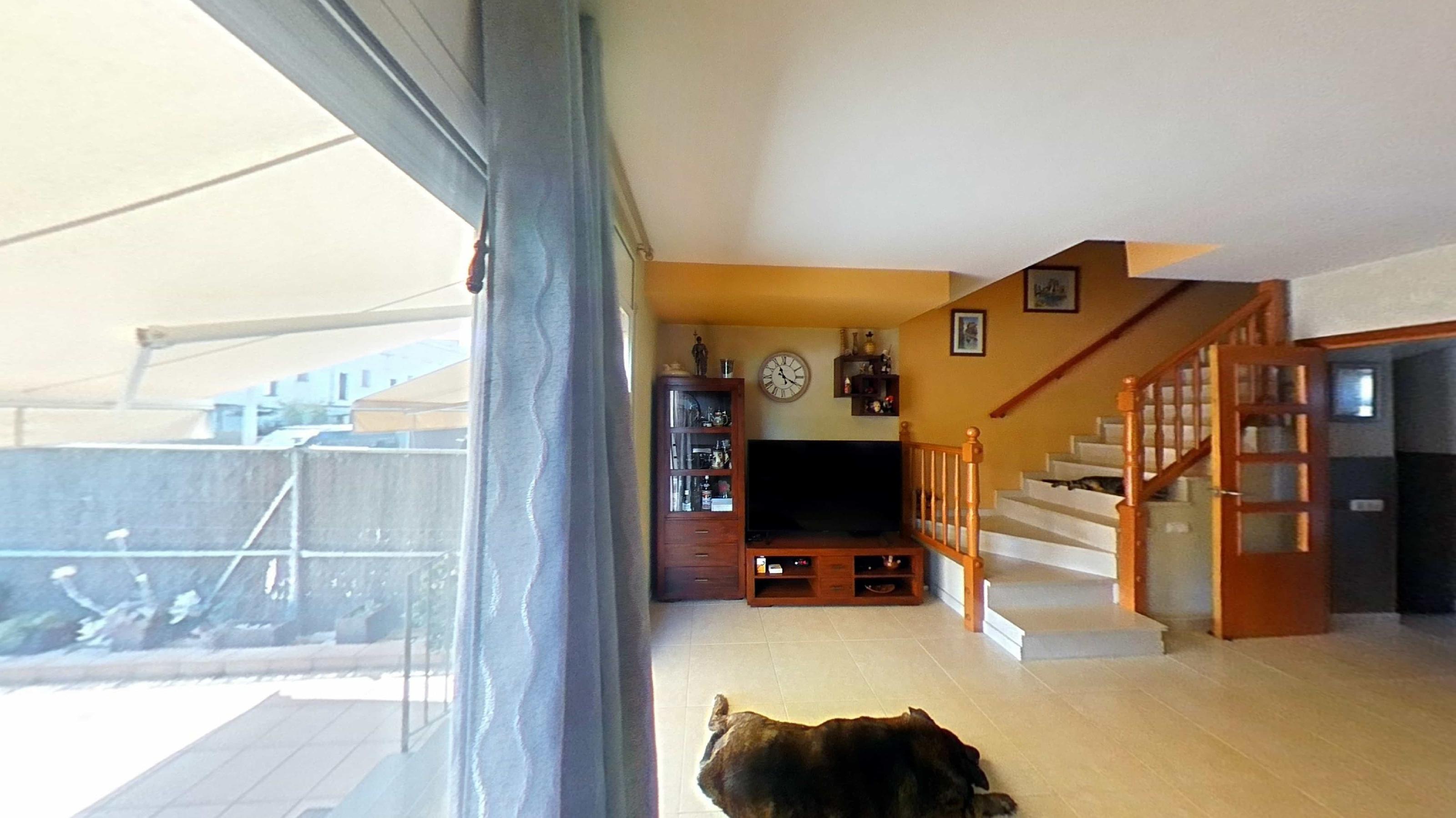 Imagen 8 Casa Adosada en venta en Cubelles / Casa adosada esquinera  2ª linea en la Mota   