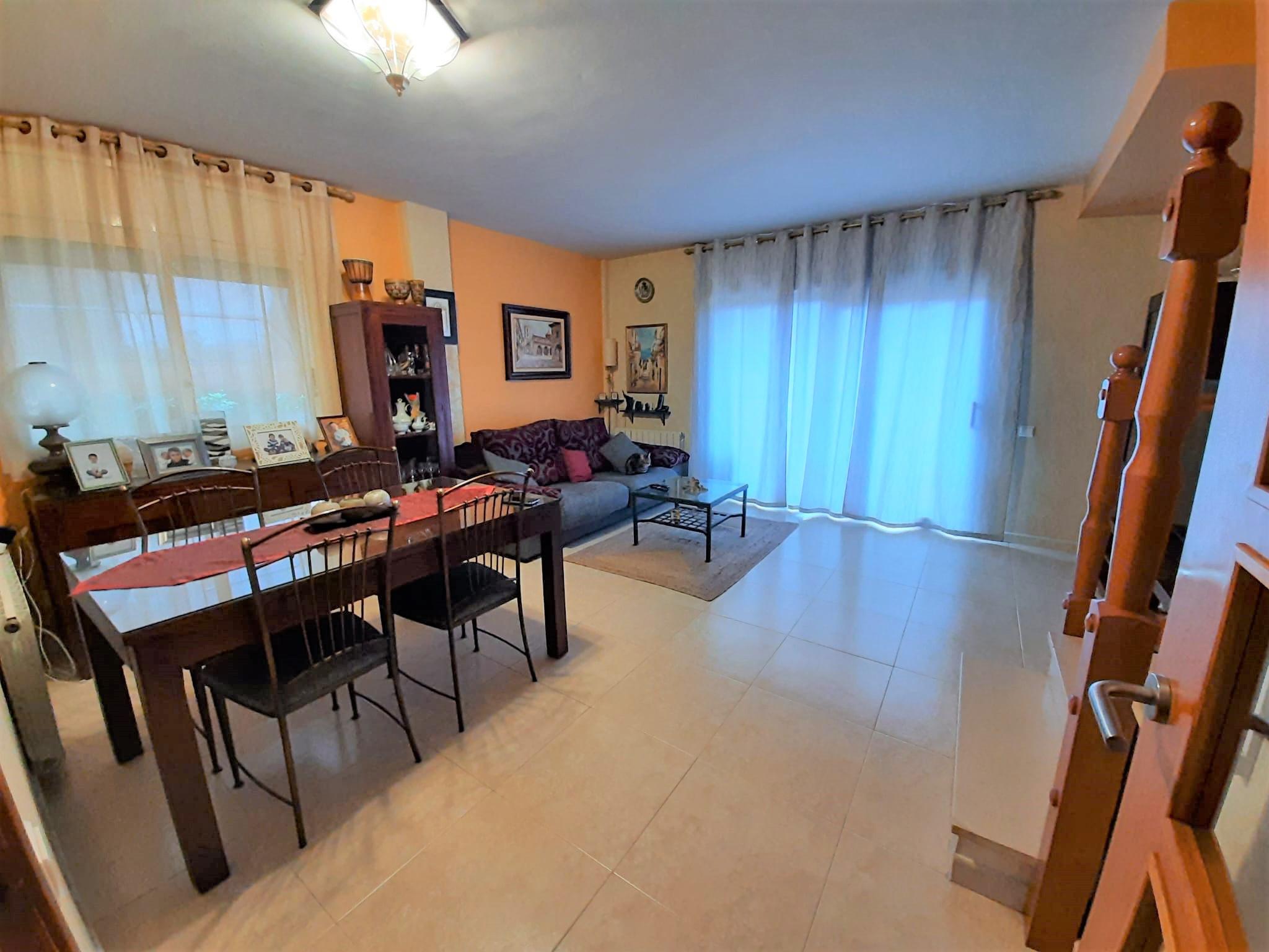 Imagen 7 Casa Adosada en venta en Cubelles / Casa adosada esquinera  2ª linea en la Mota   