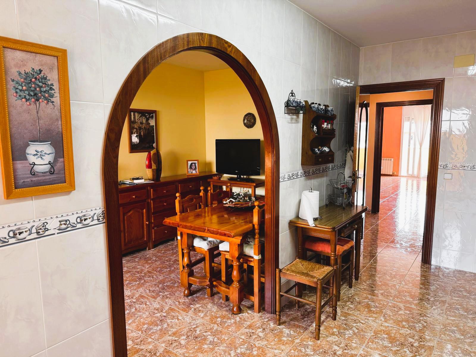 Imagen 5 Casa Adosada en venta en Cubelles / Centro, cerca de todos los servicios.