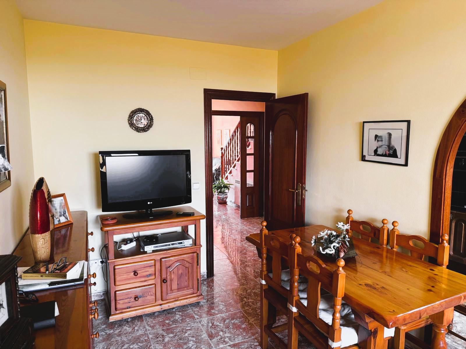 Imagen 13 Casa Adosada en venta en Cubelles / Centro, cerca de todos los servicios.