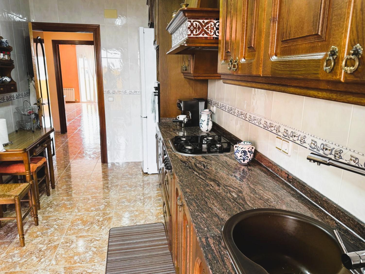 Imagen 16 Casa Adosada en venta en Cubelles / Centro, cerca de todos los servicios.
