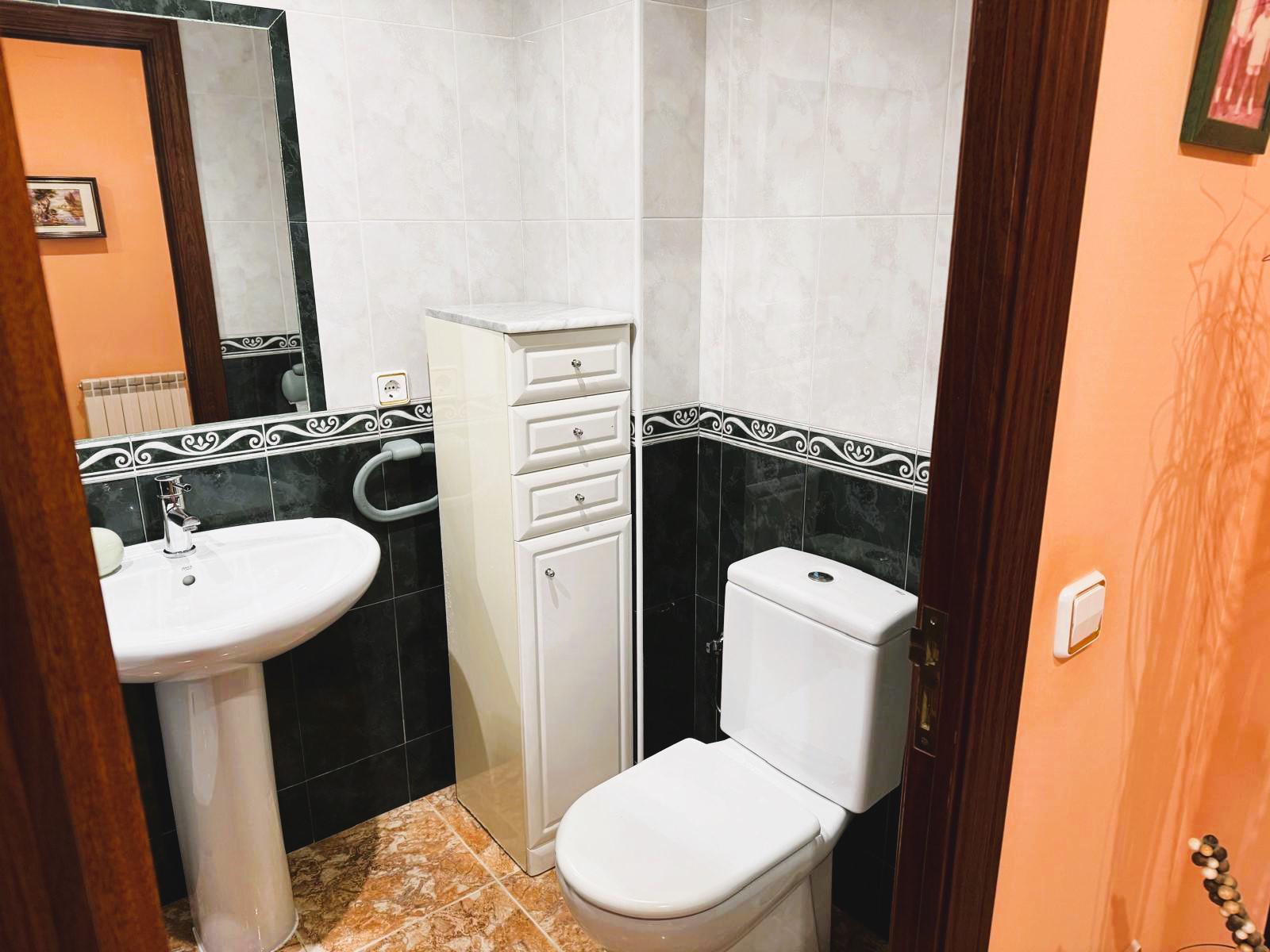 Imagen 18 Casa Adosada en venta en Cubelles / Centro, cerca de todos los servicios.