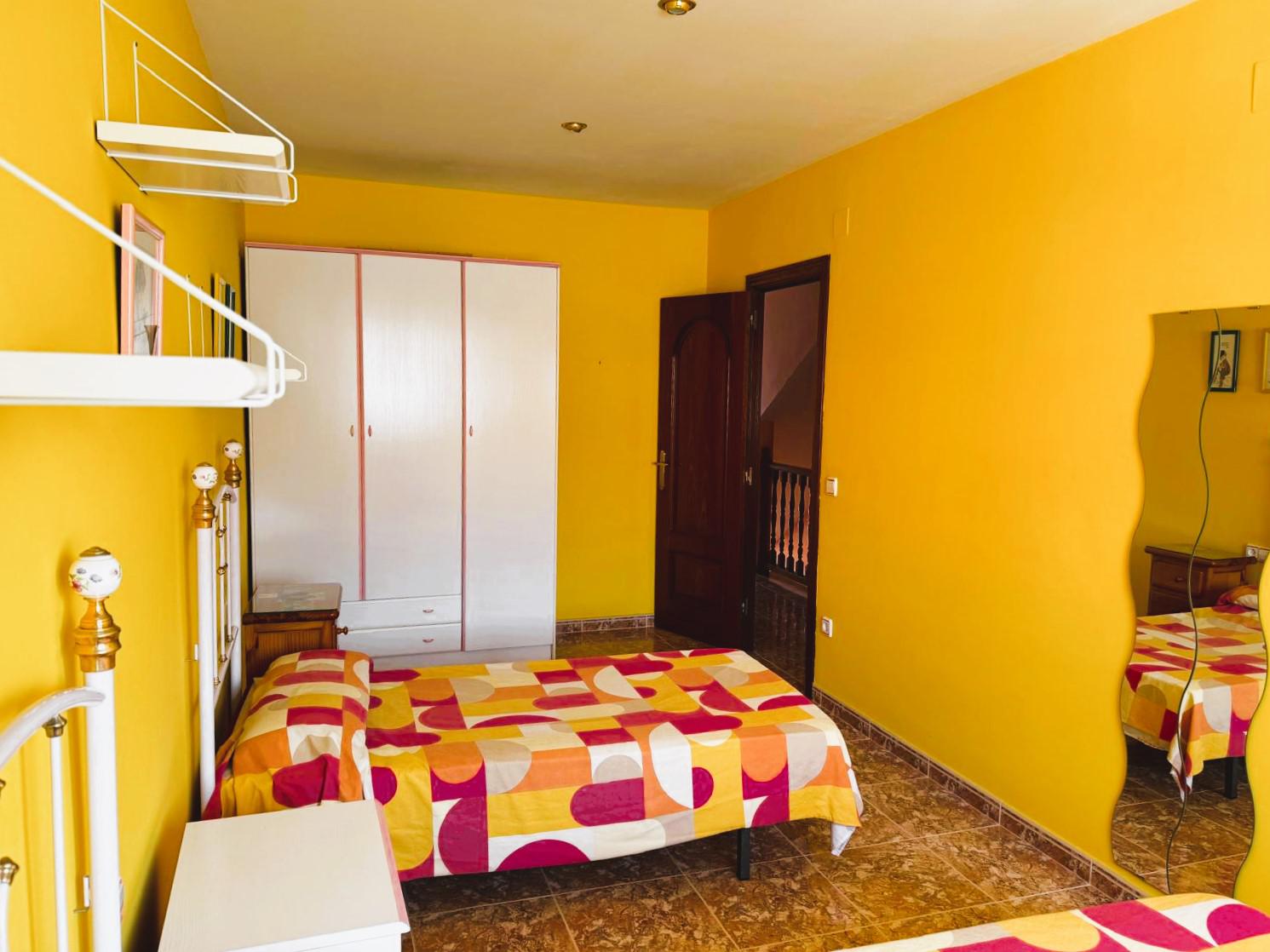 Imagen 22 Casa Adosada en venta en Cubelles / Centro, cerca de todos los servicios.