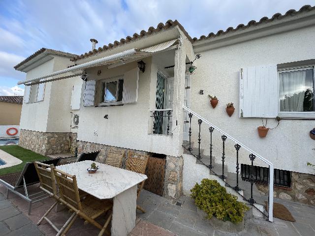 Imagen 3 Inmueble 293092 - Casa Aislada en venta en Vendrell (El) / Cerca de todos los servicios y playa 