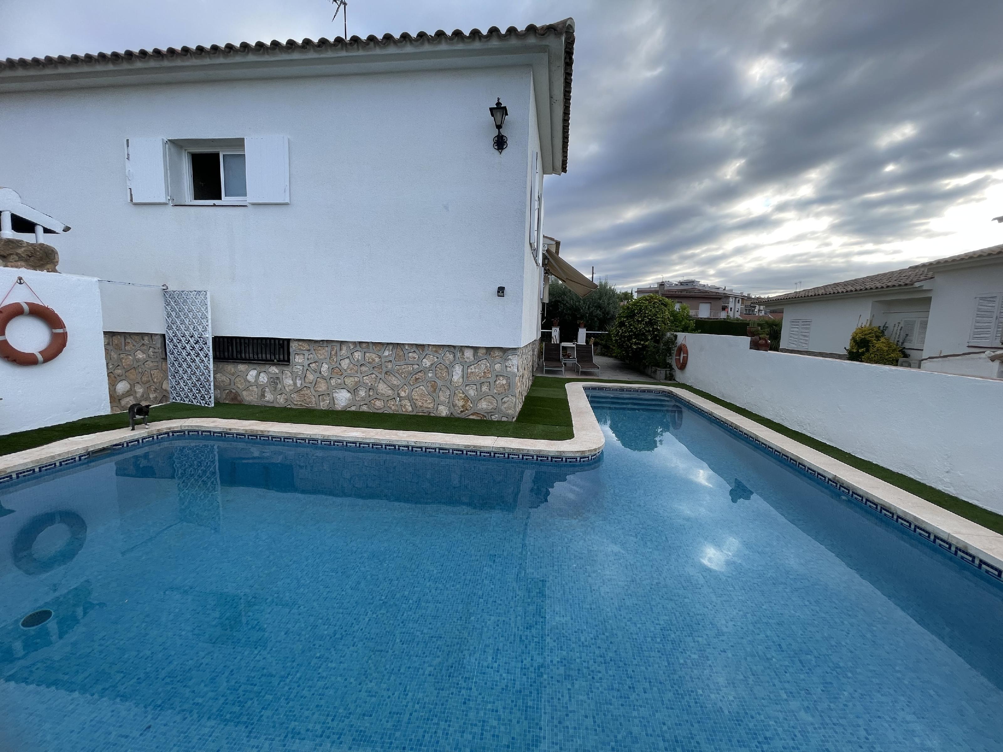 Imagen 11 Casa Aislada en venta en Vendrell El / Cerca de todos los servicios y playa 