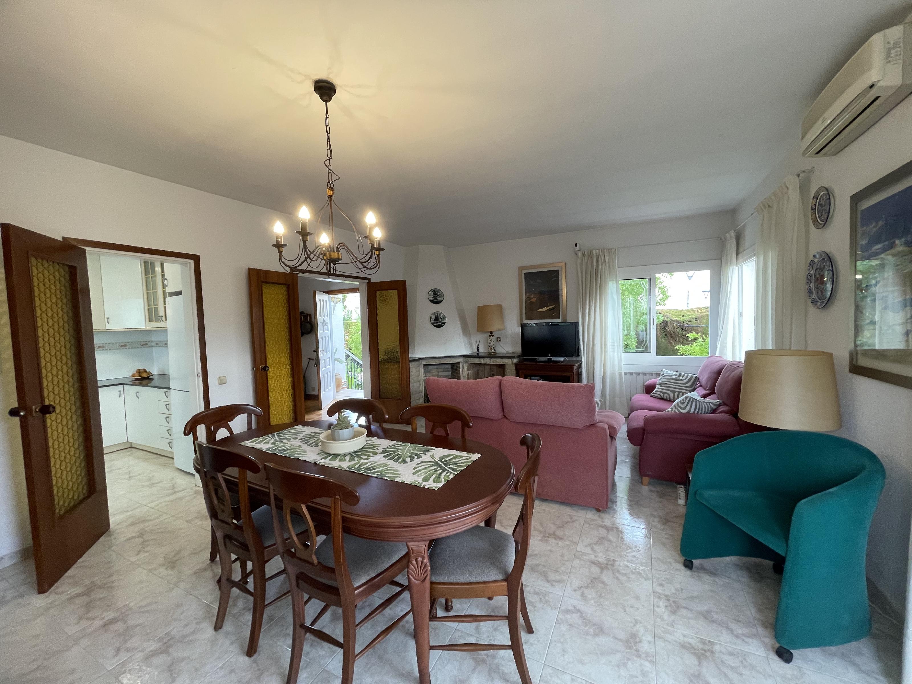 Imagen 7 Casa Aislada en venta en Vendrell El / Cerca de todos los servicios y playa 