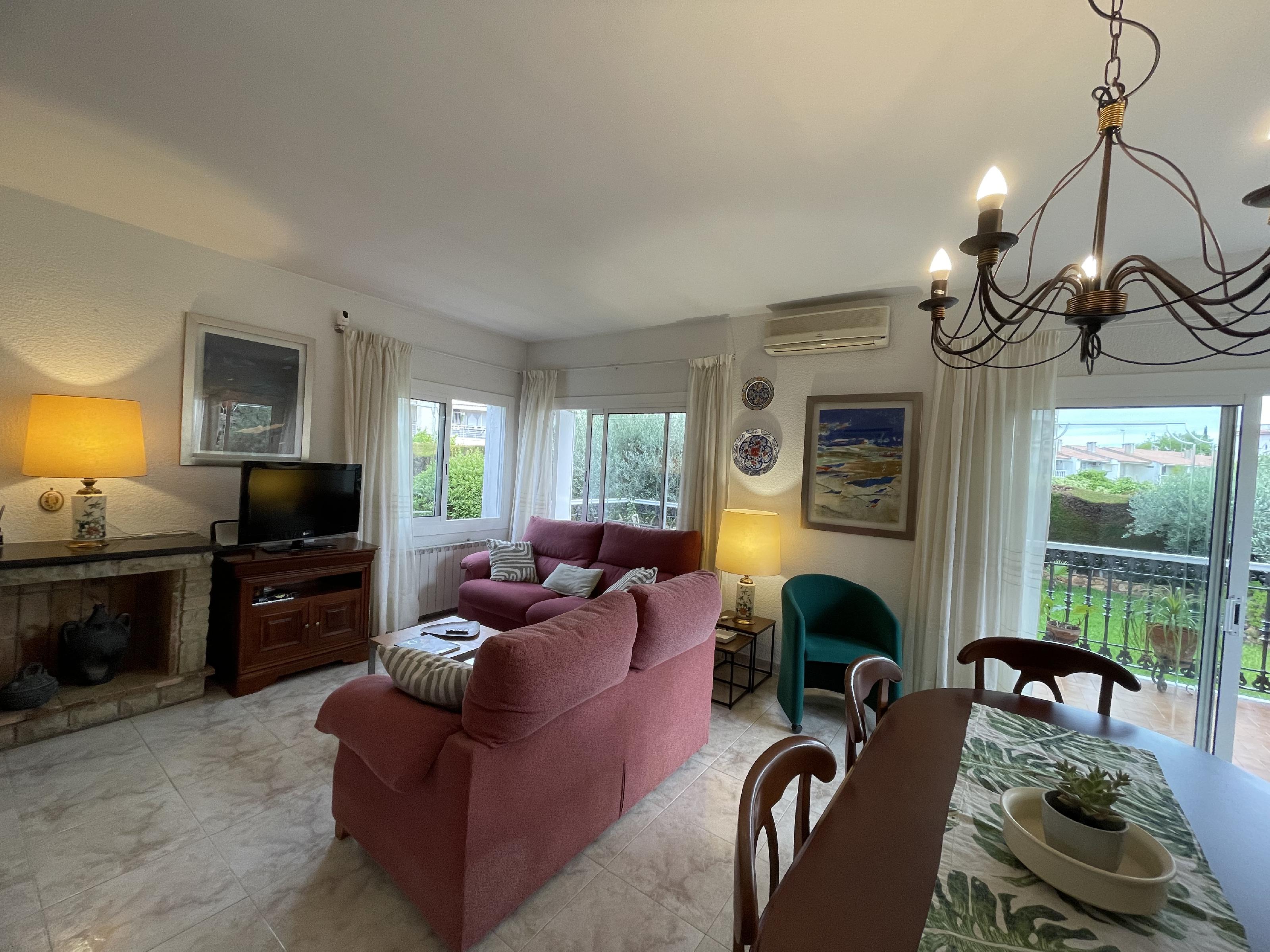 Imagen 8 Casa Aislada en venta en Vendrell El / Cerca de todos los servicios y playa 