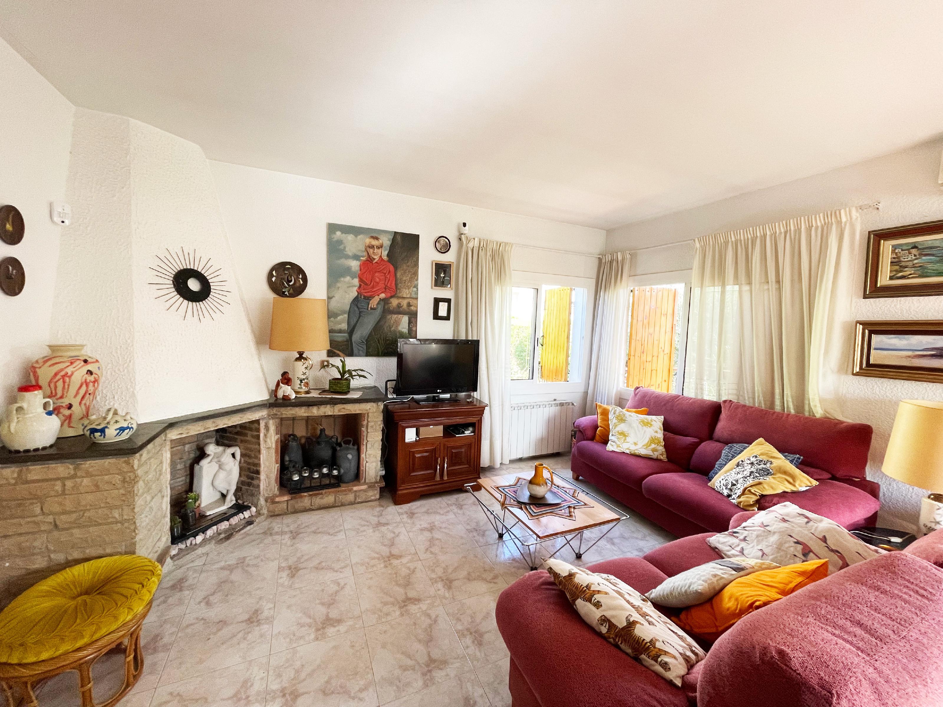 Imagen 12 Casa Aislada en venta en Vendrell El / Cerca de todos los servicios y playa 