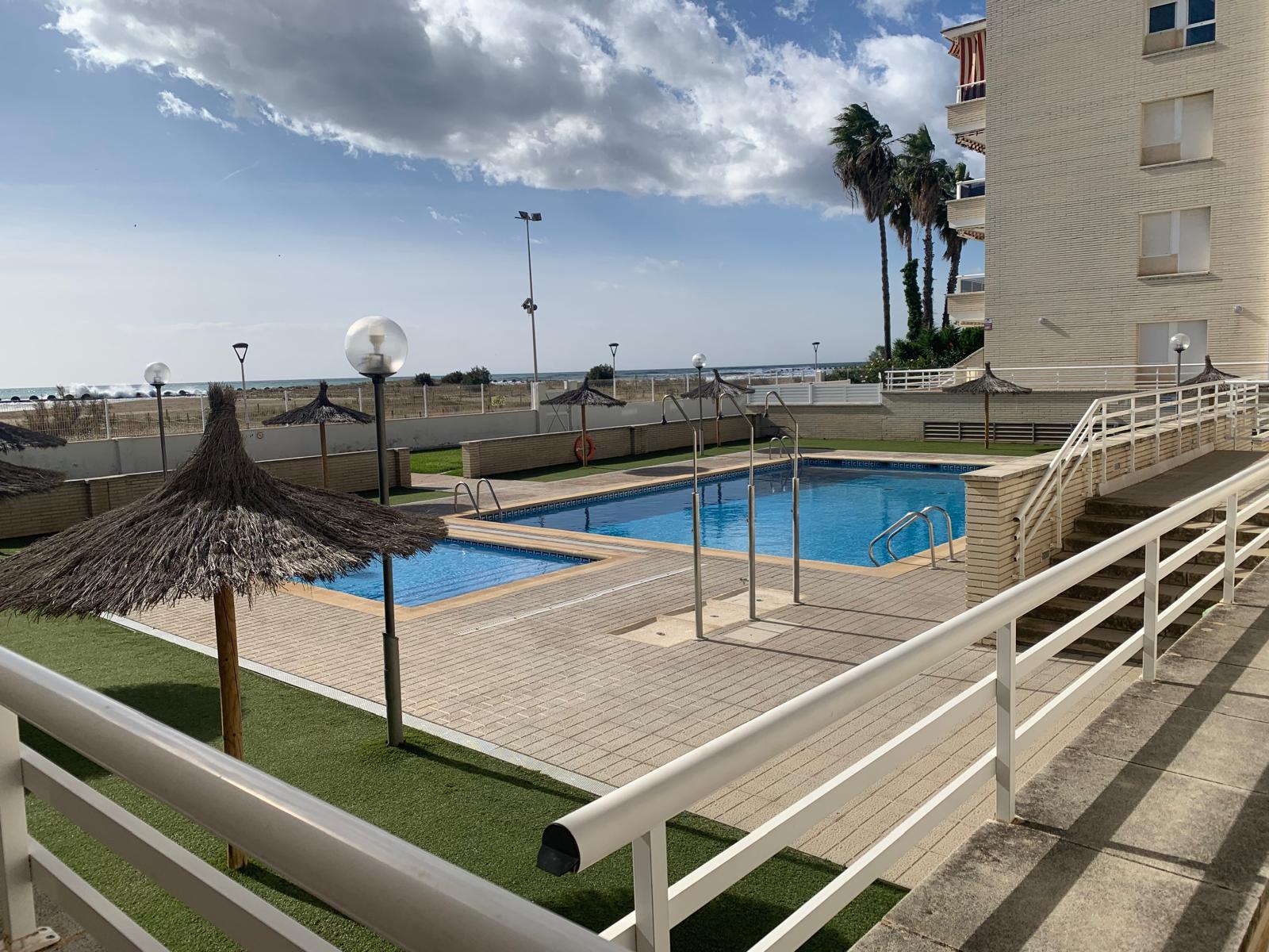 Imagen 2 Piso en venta en Cunit / Piso en 1ª linea de mar con excelentes vistas.