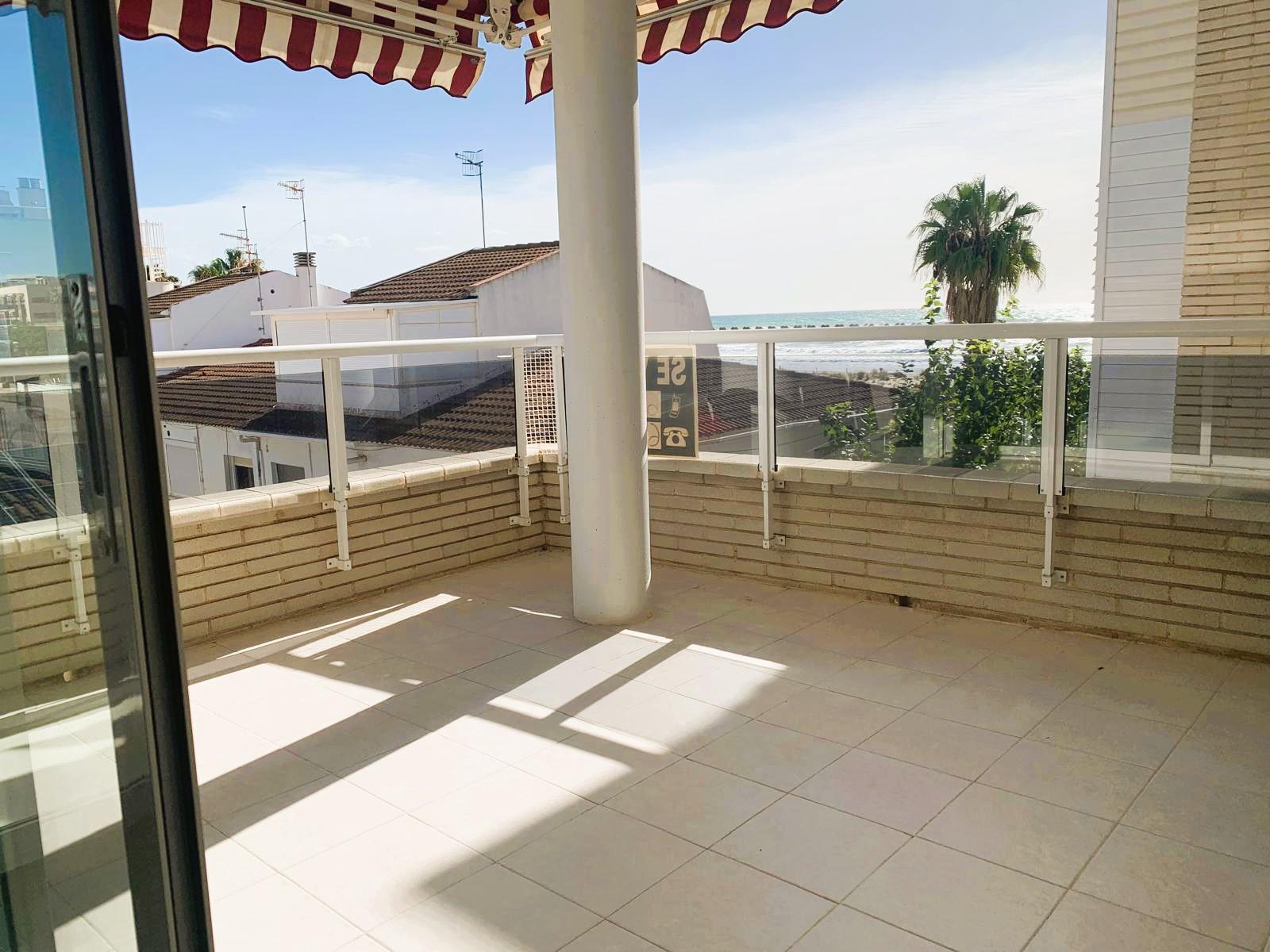 Imagen 15 Piso en venta en Cunit / Piso en 1ª linea de mar con excelentes vistas.