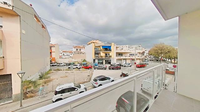 Imagen 3 Inmueble 298610 - Piso en venta en Cubelles / Junto al centro y a escasos minutos de la playa.