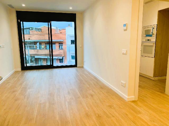 Imagen 5 Inmueble 298612 - Piso en venta en Cubelles / Junto al centro y a escasos minutos de la playa.