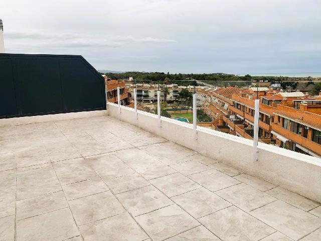 Imagen 3 Inmueble 298613 - Ático en venta en Cubelles / Junto al centro y a escasos minutos de la playa.