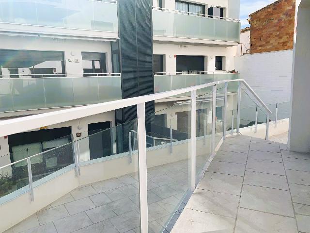 Imagen 8 Inmueble 298616 - Planta Baja en venta en Cubelles / Junto al centro y a escasos minutos de la playa.