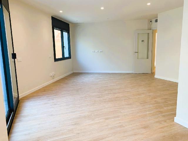 Imagen 2 Inmueble 298616 - Planta Baja en venta en Cubelles / Junto al centro y a escasos minutos de la playa.