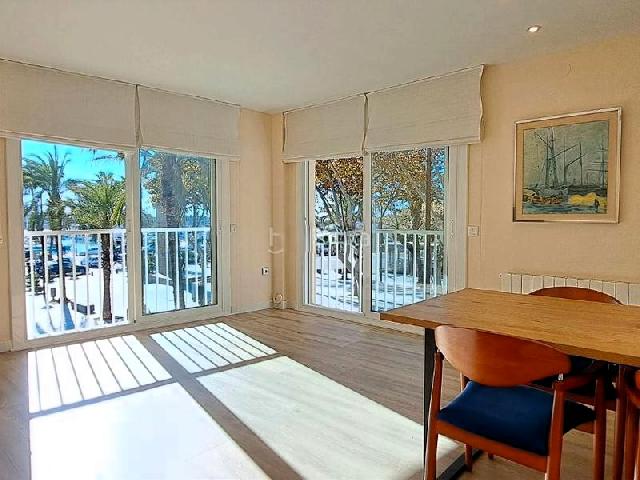 Imagen 1 Inmueble 300660 - Apto. Playa en venta en Vilanova I La Geltrú / Primera línea de mar en Rambla de la Pau