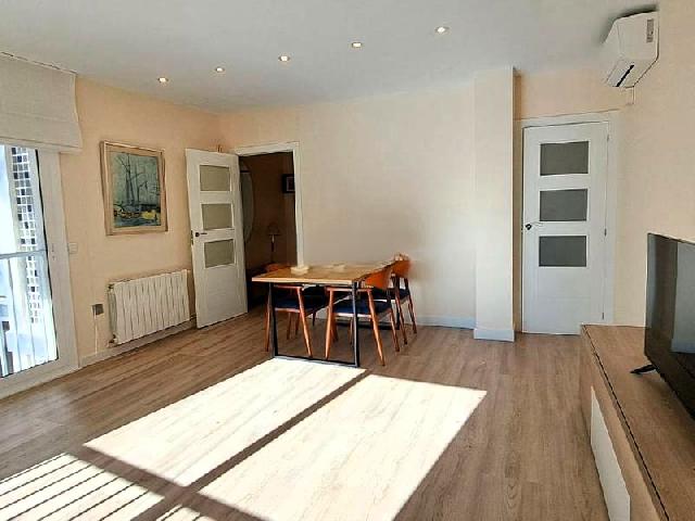 Imagen 3 Inmueble 300660 - Apto. Playa en venta en Vilanova I La Geltrú / Primera línea de mar en Rambla de la Pau