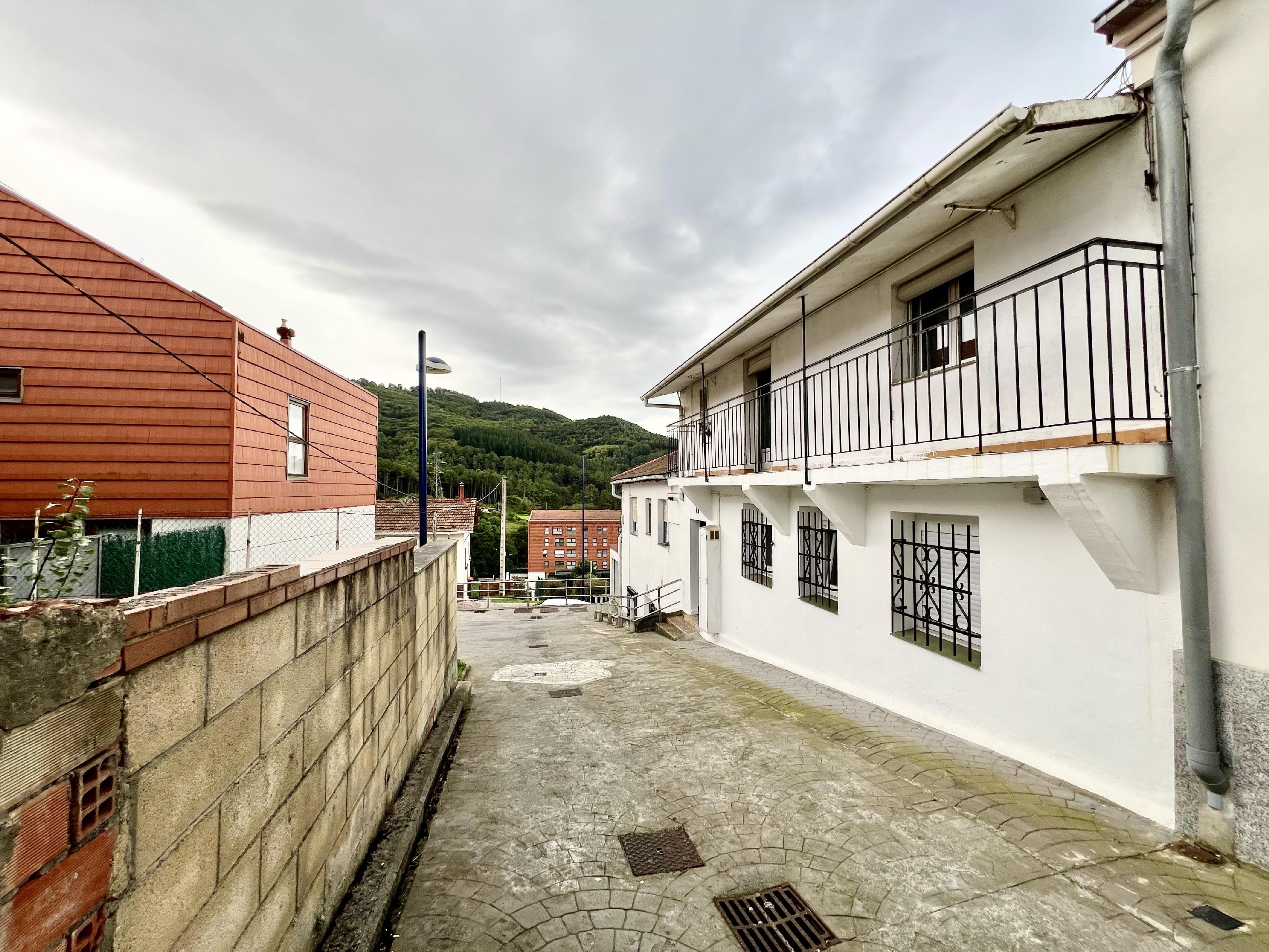 Imagen 34 Piso en venta en Etxebarri / Calle Valencia.