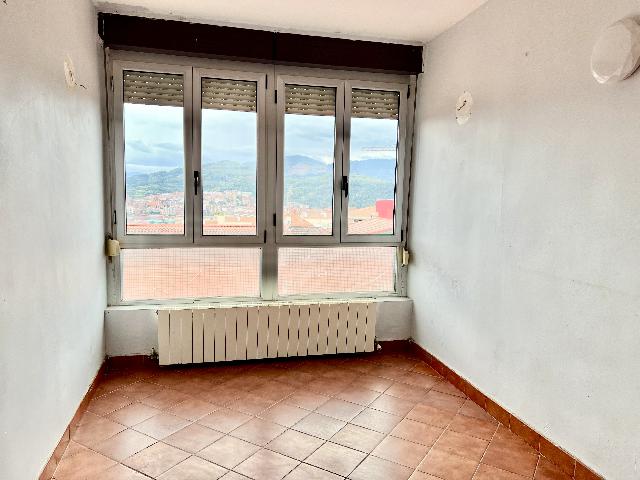 Imagen 6 Inmueble 288853 - Piso en venta en Etxebarri / Calle Valencia.