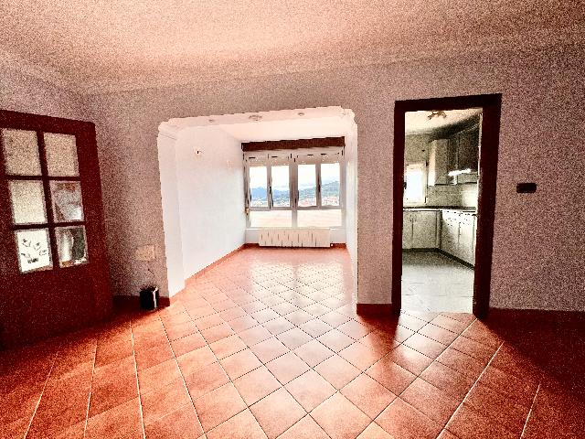 Imagen 2 Inmueble 288853 - Piso en venta en Etxebarri / Calle Valencia.