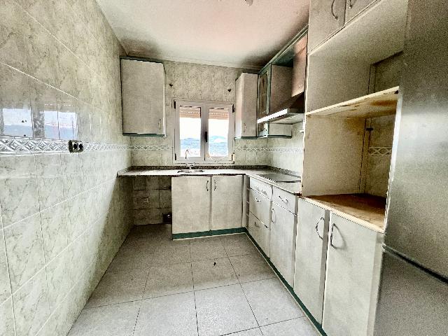 Imagen 12 Inmueble 288853 - Piso en venta en Etxebarri / Calle Valencia.
