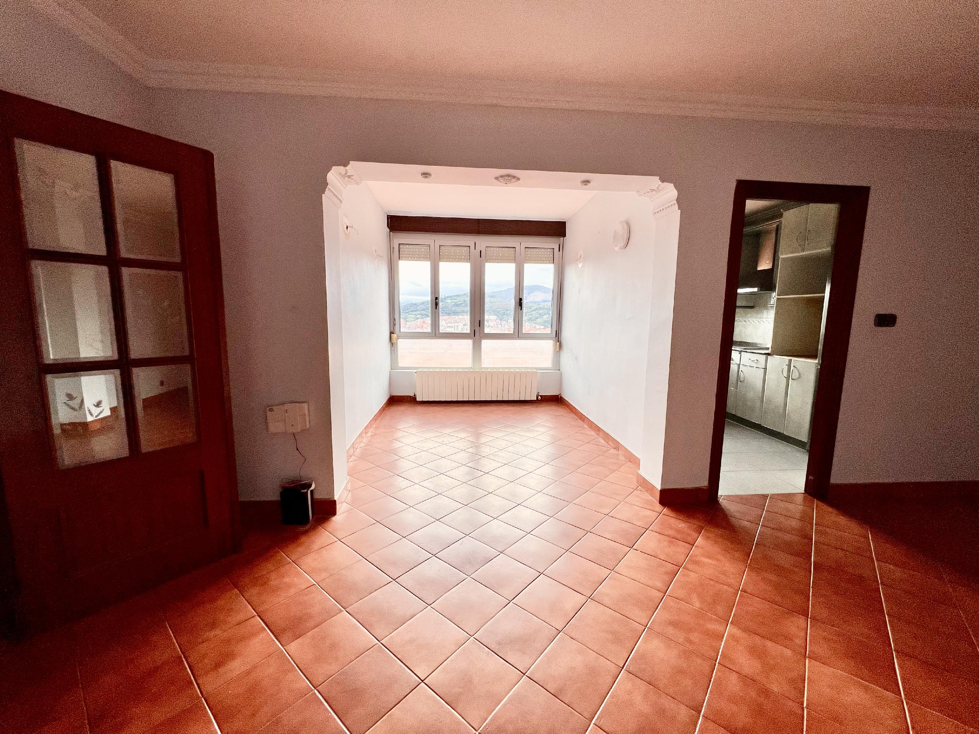 Imagen 9 Piso en venta en Etxebarri / Calle Valencia.