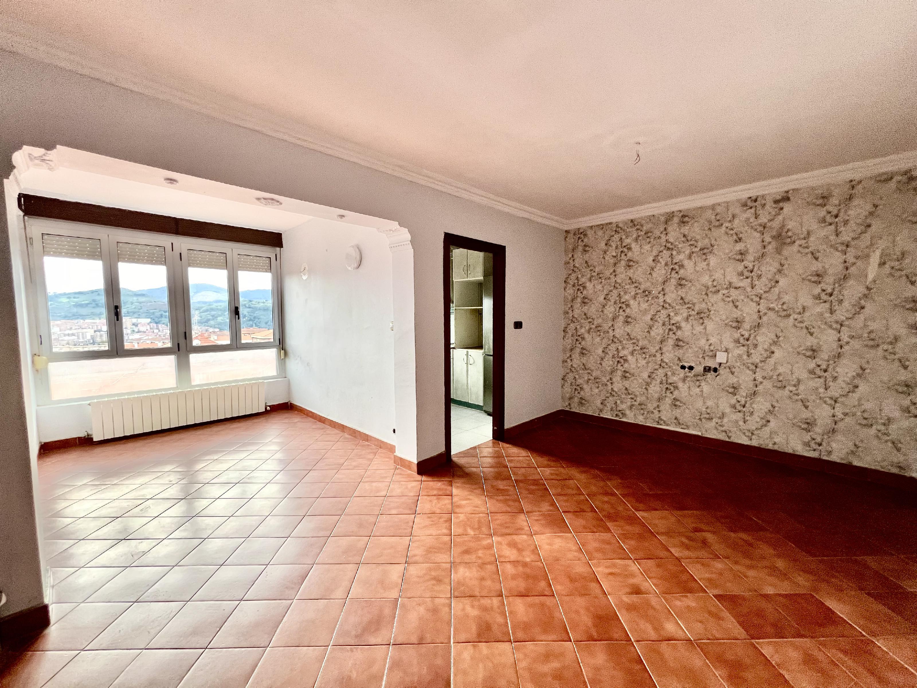 Imagen 7 Piso en venta en Etxebarri / Calle Valencia.