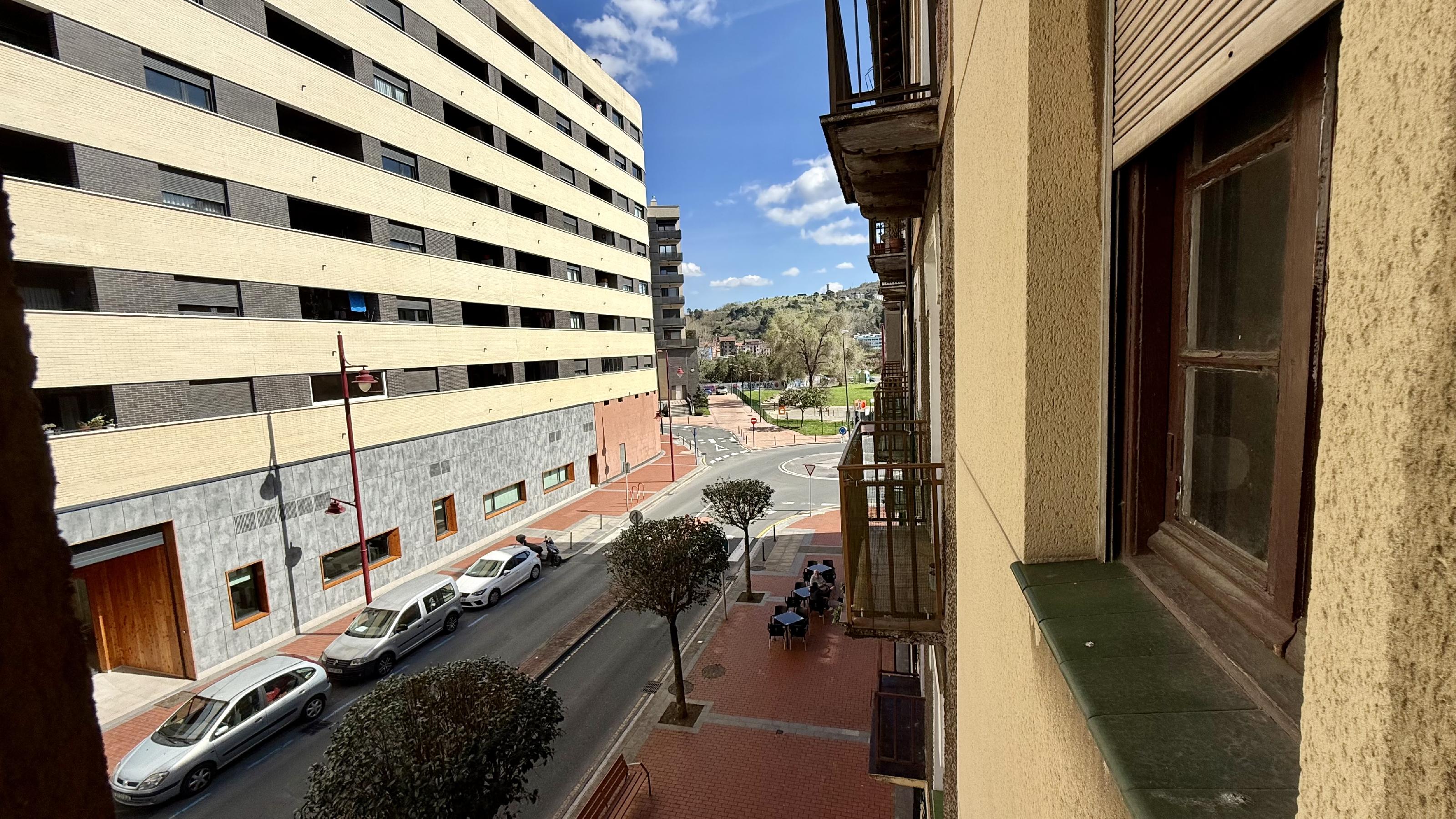 Imagen 20 Piso en venta en Barakaldo / Frente Casa Cultura Lutxana