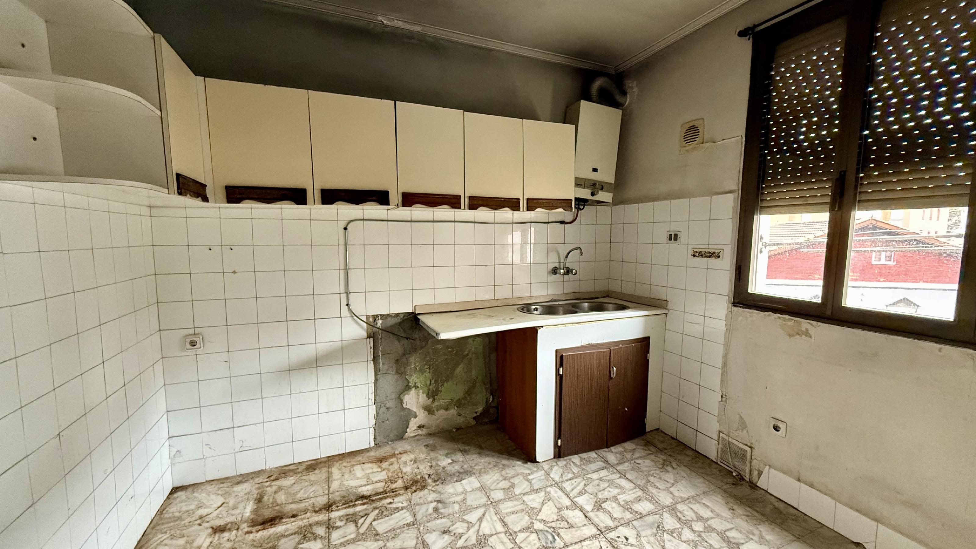 Imagen 4 Piso en venta en Barakaldo / Frente Casa Cultura Lutxana