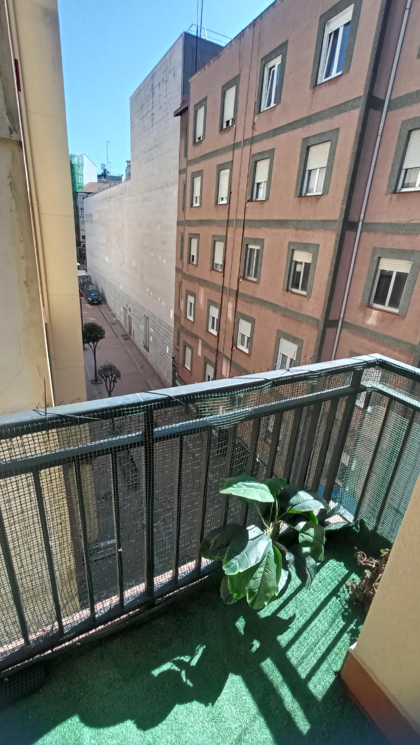 Imagen 4 Piso en venta en Barakaldo / Calle Zaballa .