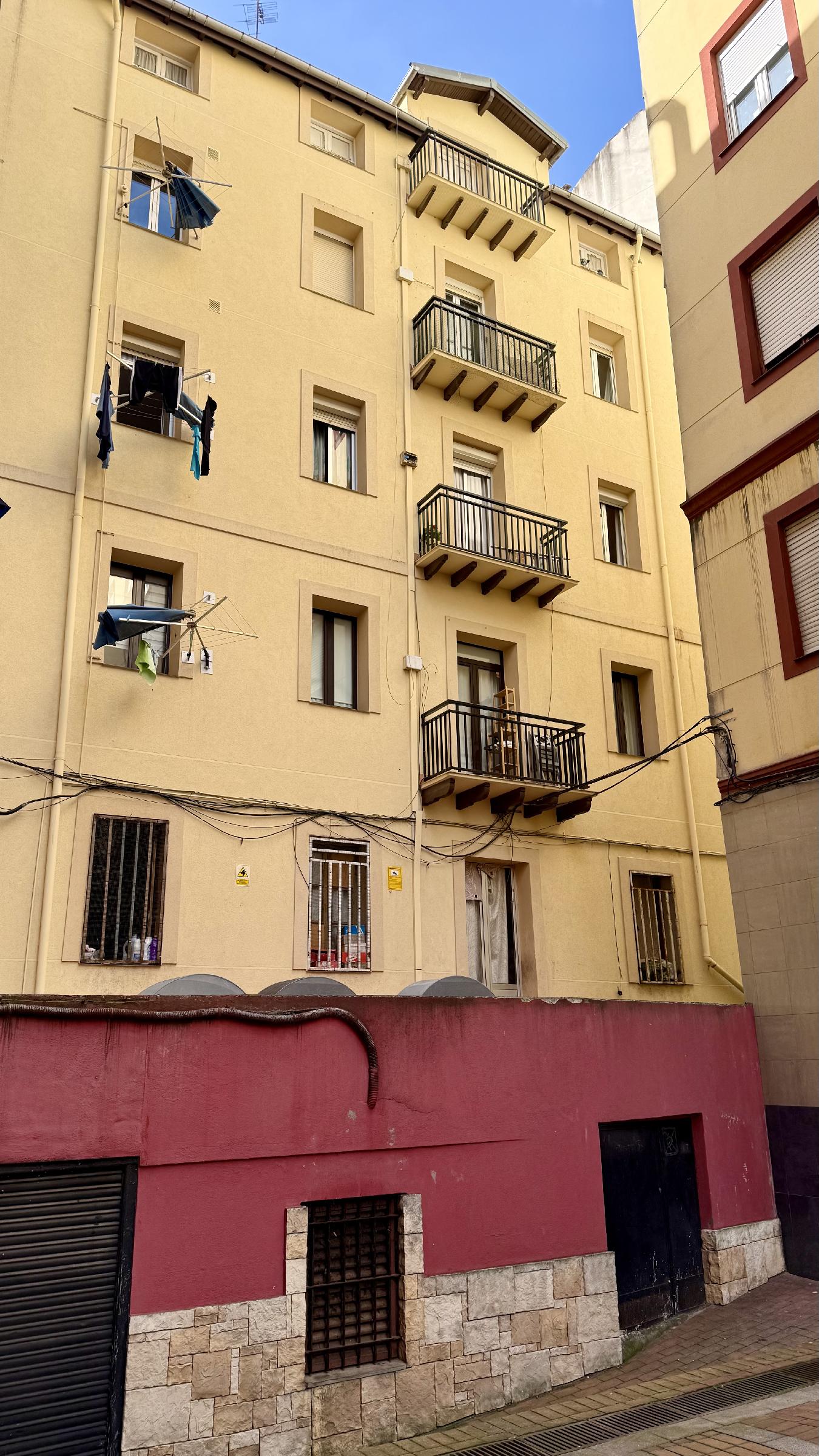 Imagen 1 Piso en venta en Barakaldo / Calle Zaballa .