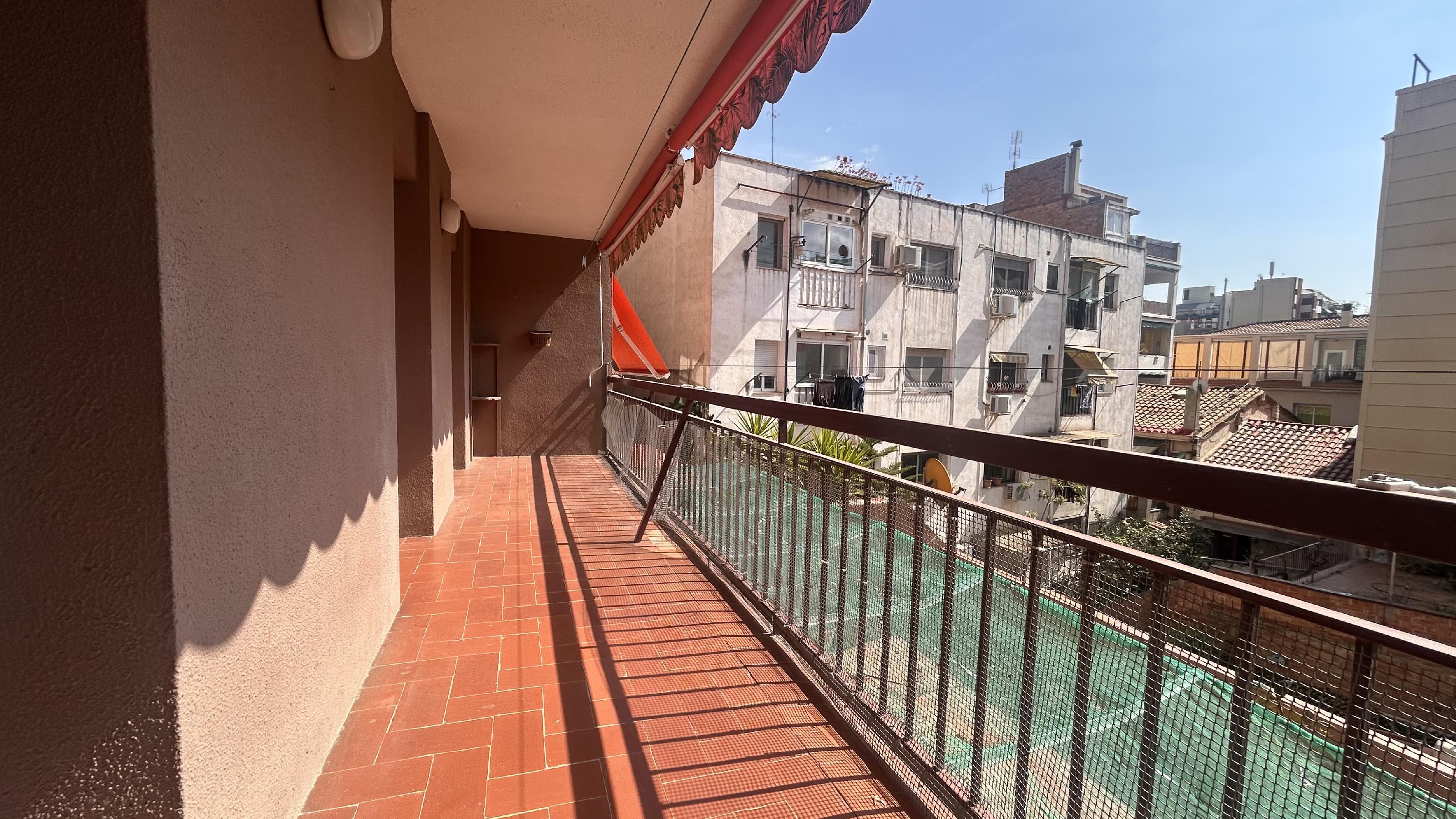 Imagen 32 Piso en venta en Molins De Rei / En pleno centro de Molins de Rei. Junto al Ayuntamiento