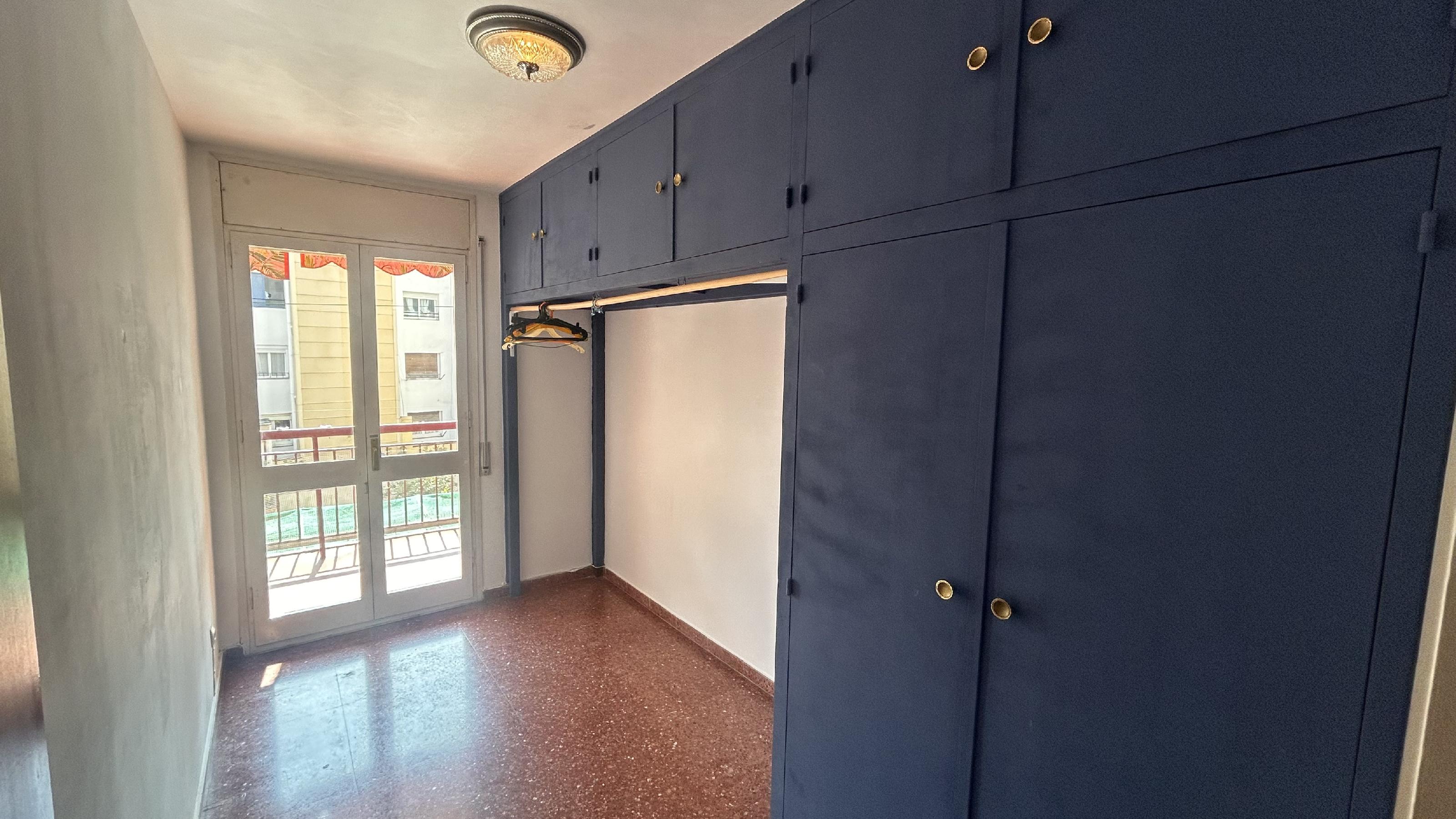 Imagen 25 Piso en venta en Molins De Rei / En pleno centro de Molins de Rei. Junto al Ayuntamiento