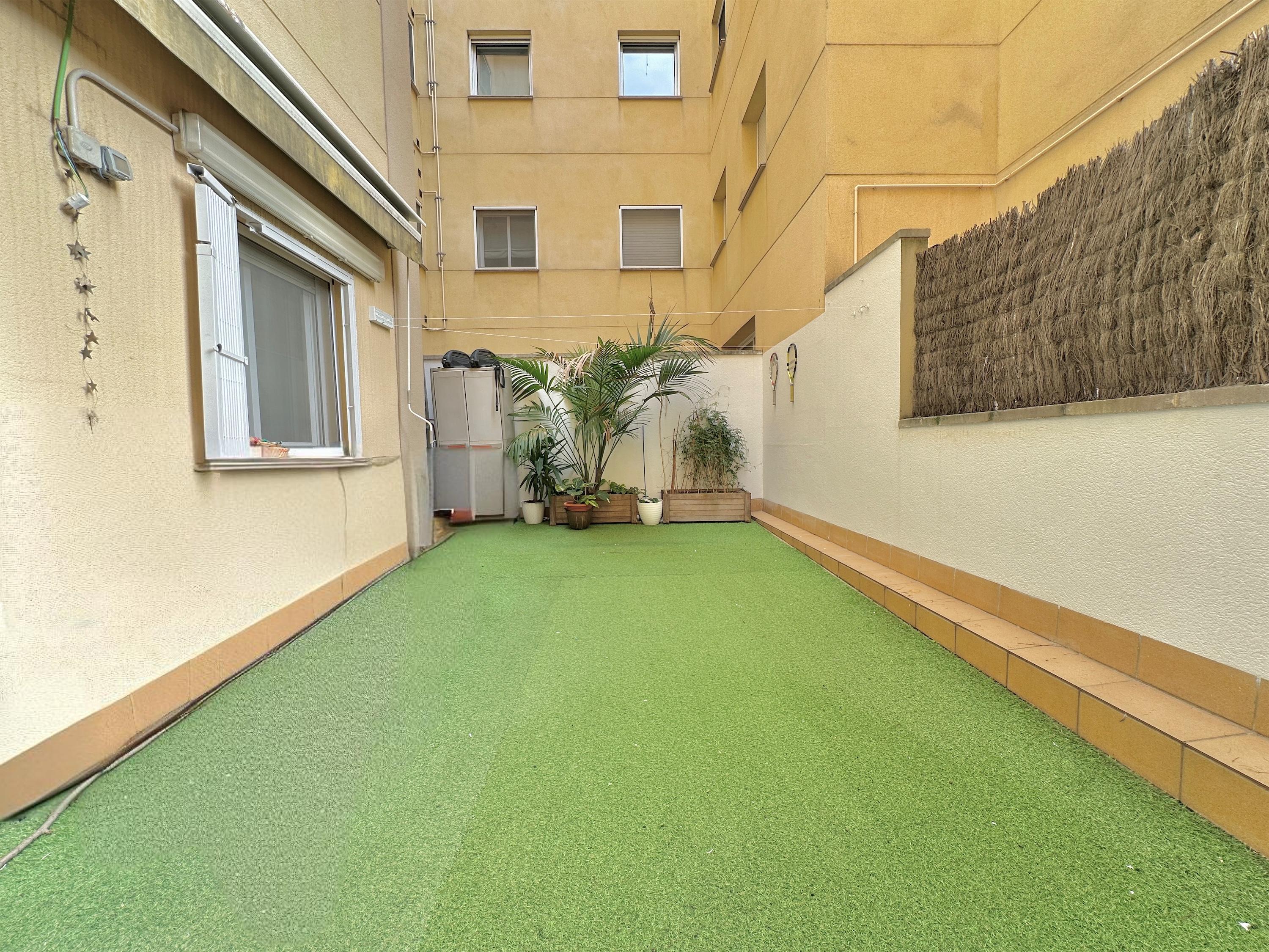 Imagen 3 Planta Baja en venta en Molins De Rei / Próximo al parque de la Mariona 