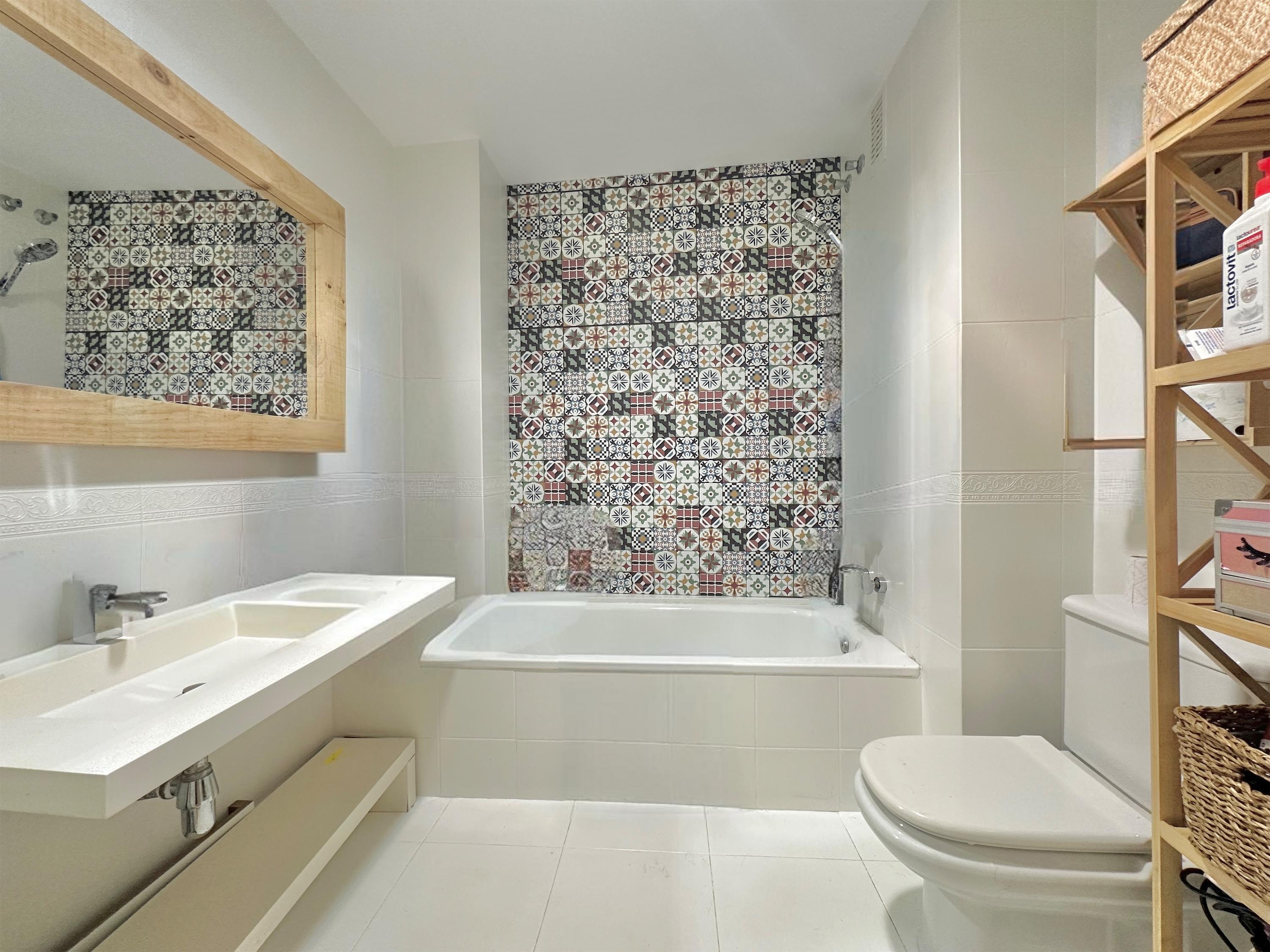 Imagen 26 Planta Baja en venta en Molins De Rei / Próximo al parque de la Mariona 