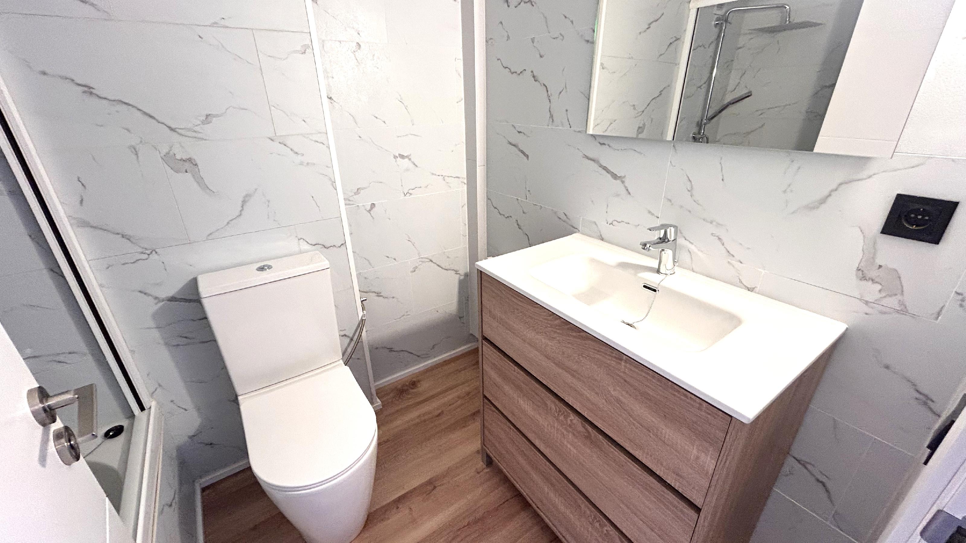 Imagen 19 Piso en venta en Sant Andreu De La Barca / Próximo al supermercado Dia zona la Solana