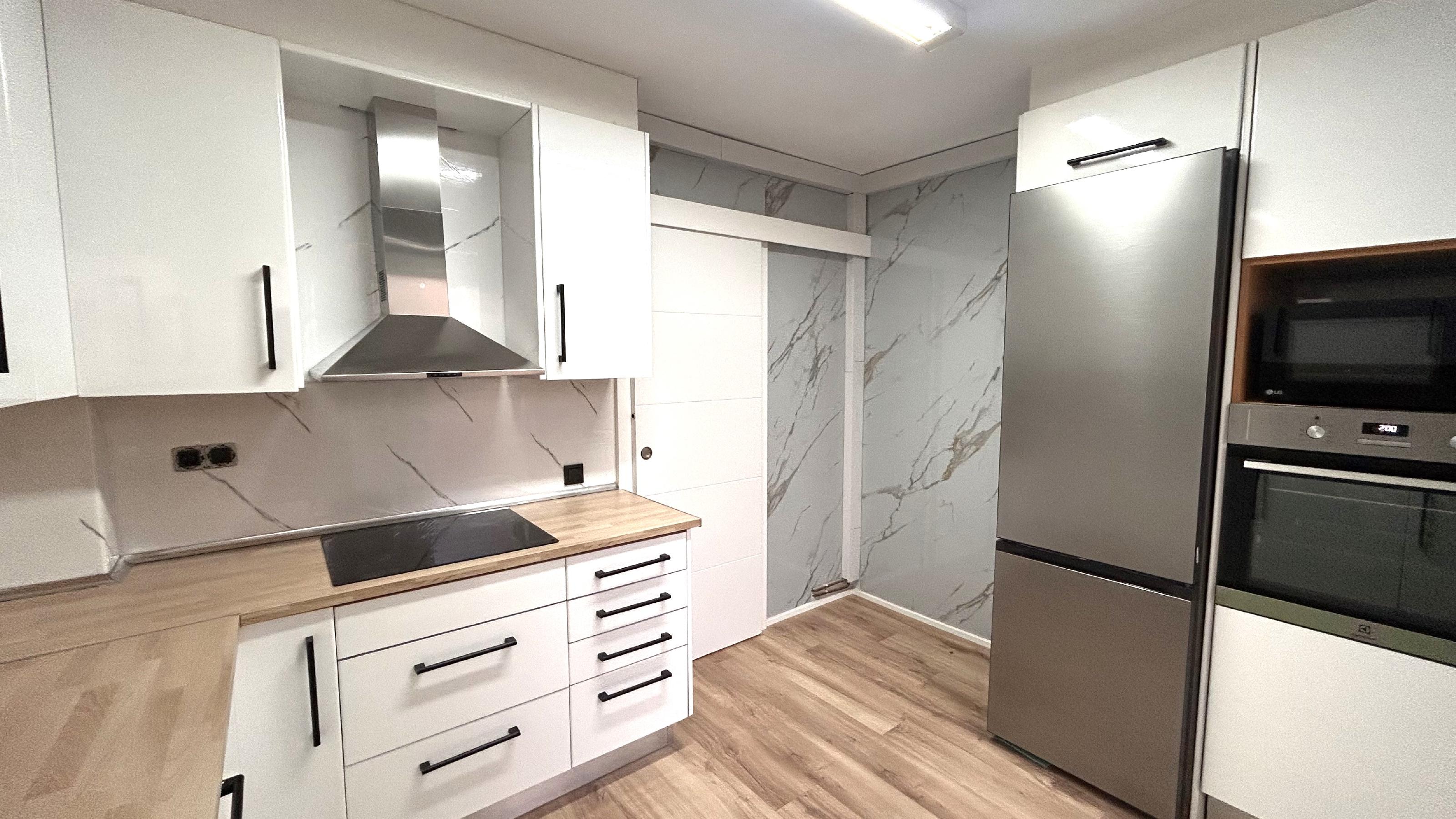 Imagen 36 Piso en venta en Sant Andreu De La Barca / Próximo al supermercado Dia zona la Solana