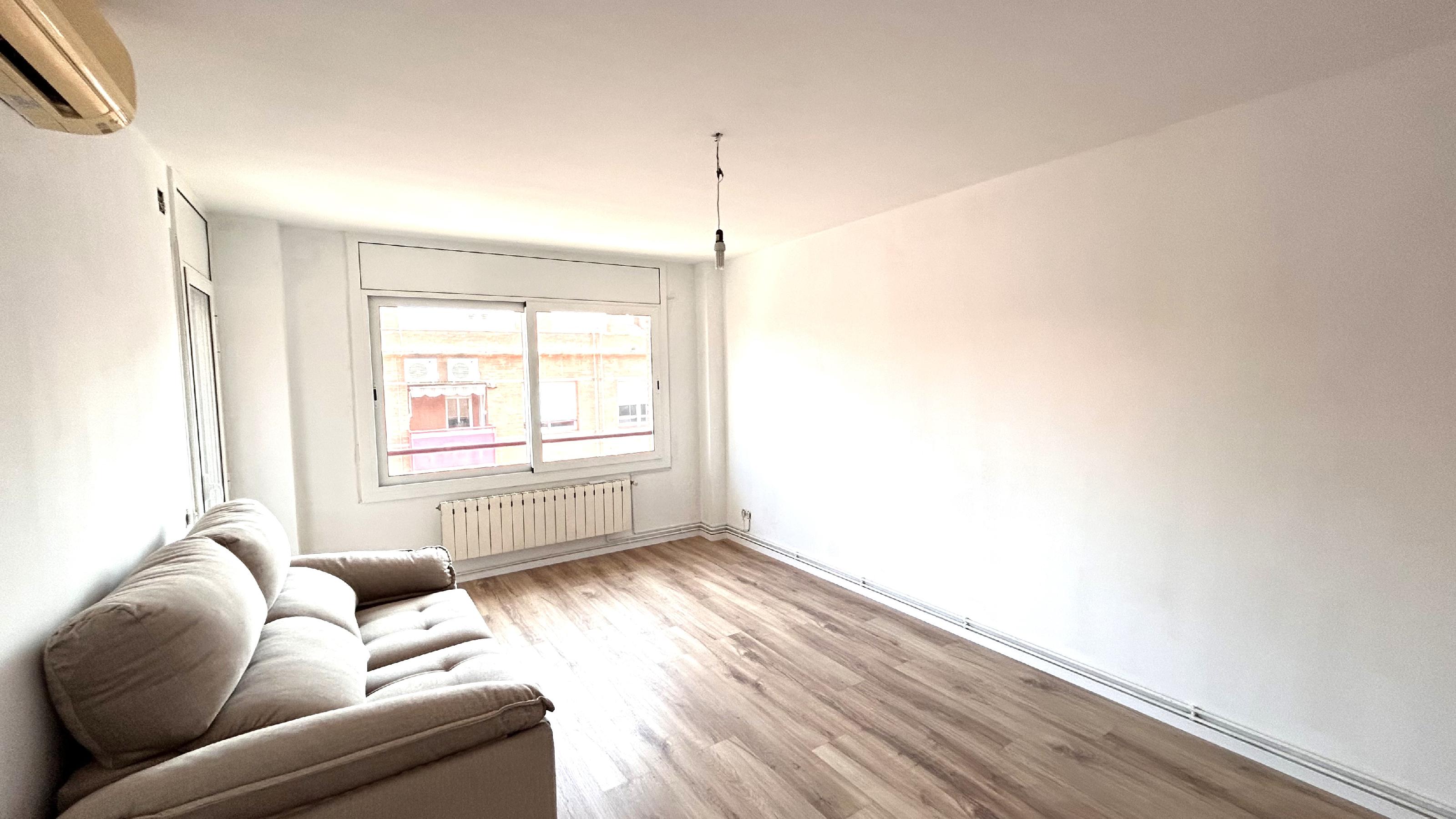 Imagen 8 Piso en venta en Sant Andreu De La Barca / Próximo al supermercado Dia zona la Solana