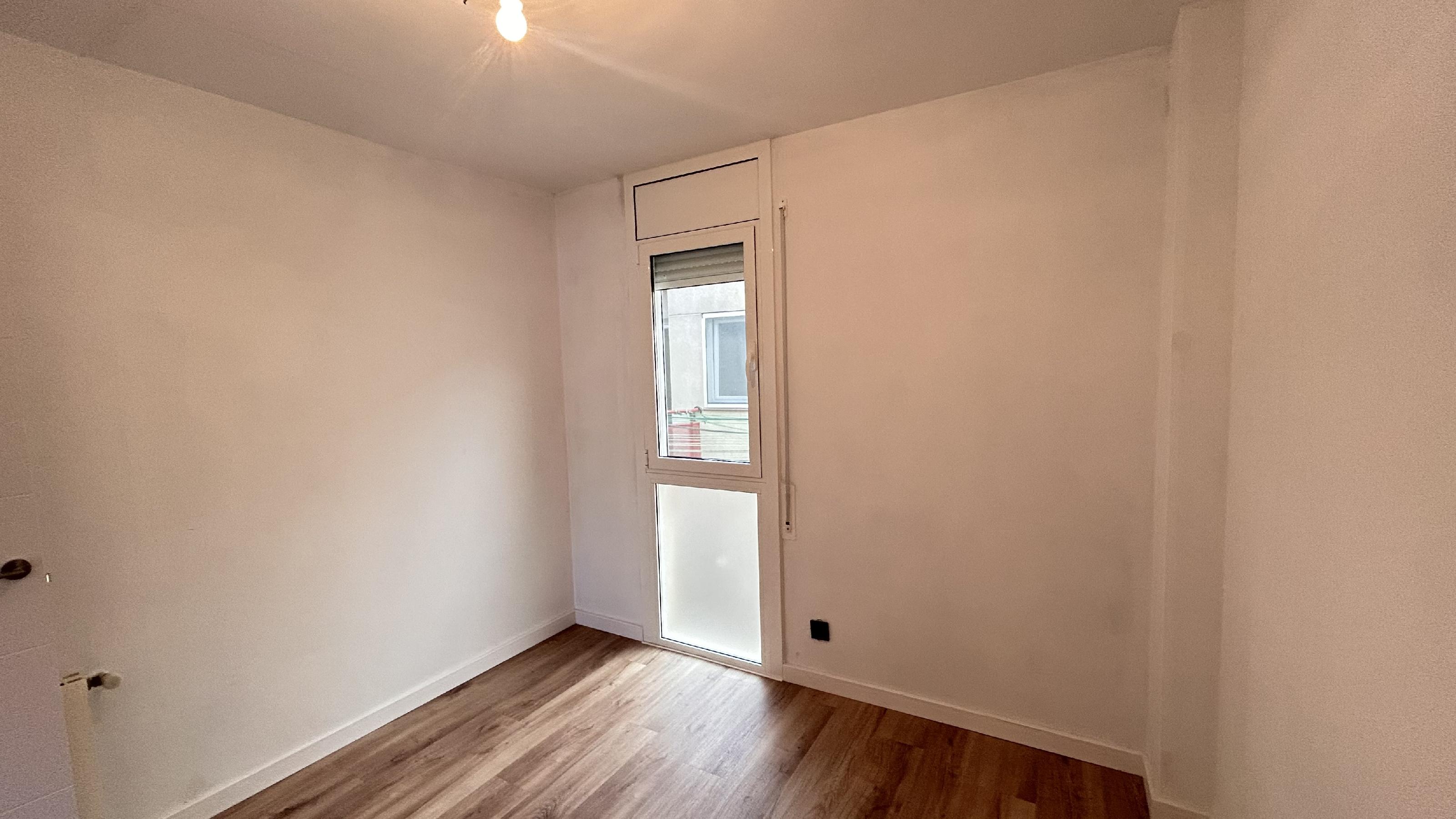 Imagen 23 Piso en venta en Sant Andreu De La Barca / Próximo al supermercado Dia zona la Solana