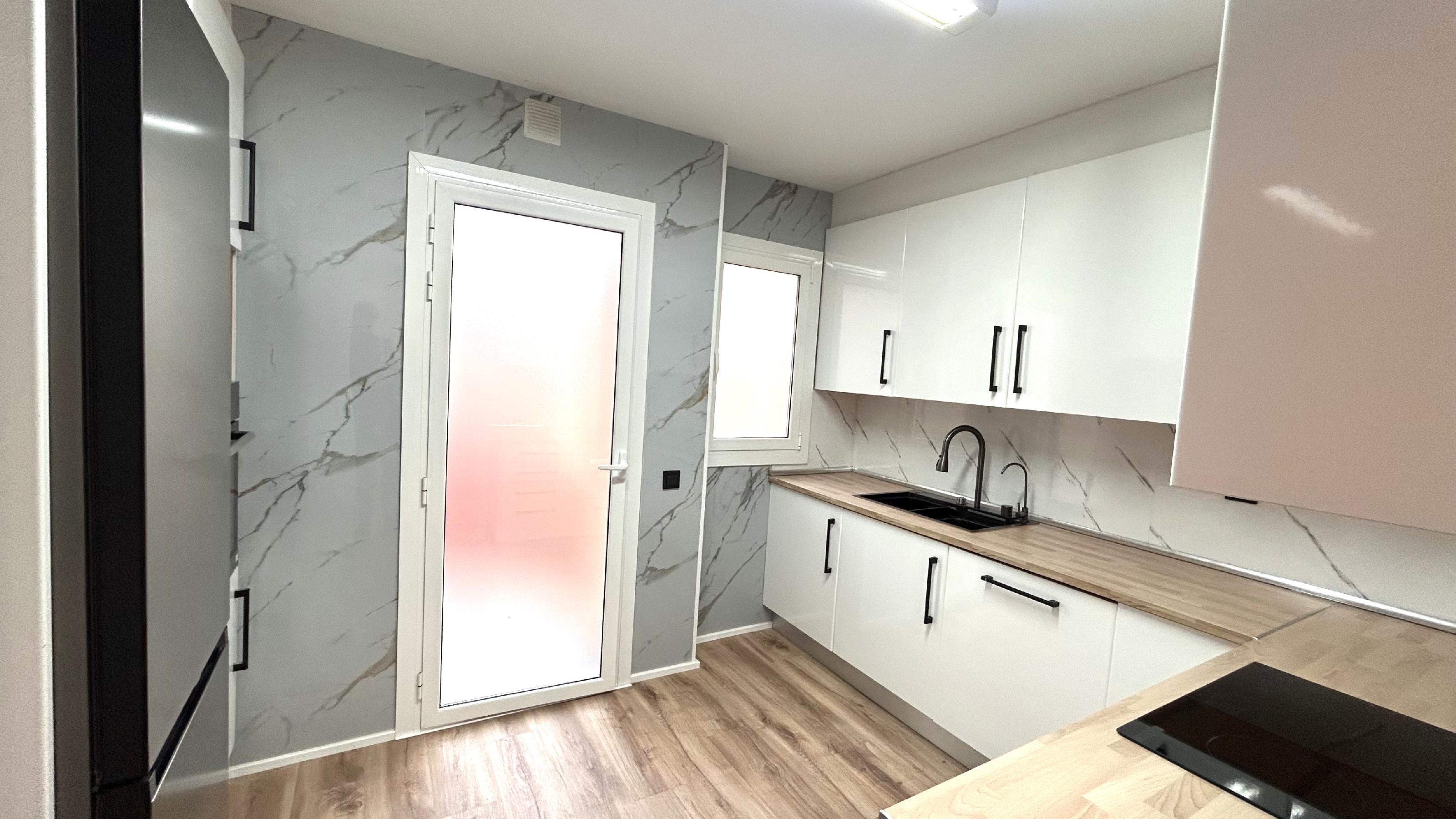 Imagen 12 Piso en venta en Sant Andreu De La Barca / Próximo al supermercado Dia zona la Solana