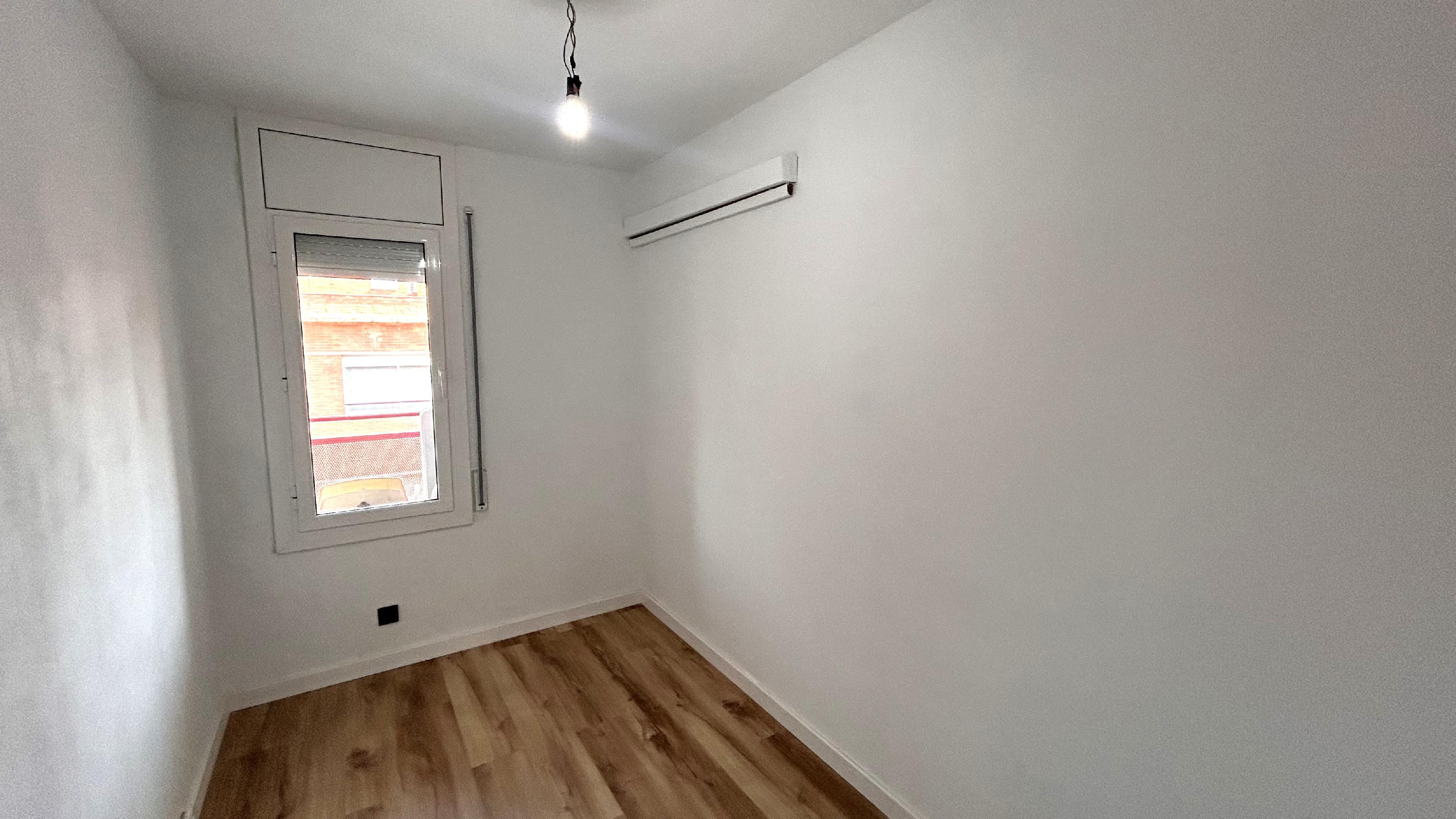 Imagen 25 Piso en venta en Sant Andreu De La Barca / Próximo al supermercado Dia zona la Solana