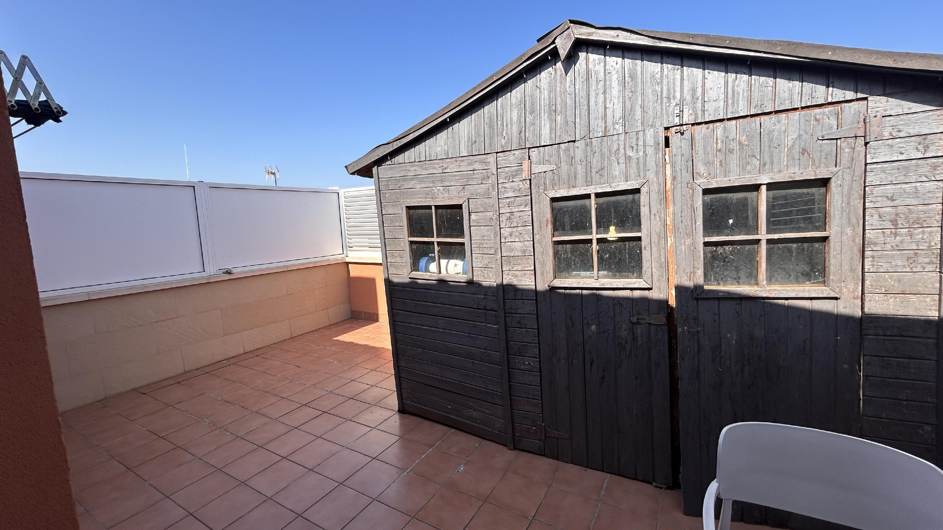 Imagen 3 Piso en venta en Sant Andreu De La Barca / Junto a la oficina de Correos La Solana