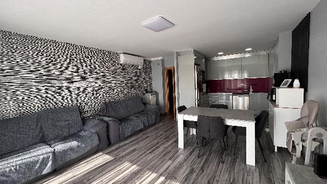 Imagen 1 Inmueble 301602 - Piso en venta en Sant Andreu De La Barca / Junto a la oficina de Correos (La Solana)